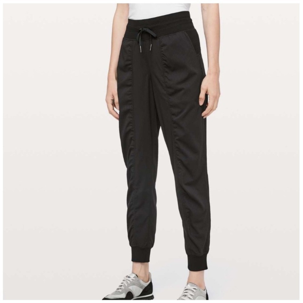 Lululemon‎ Athletica Black Dance Studio Jogger Pants Women's Size 6